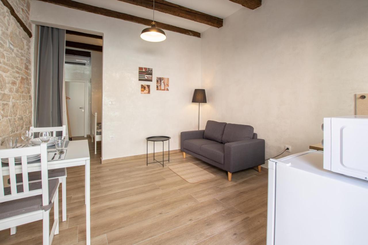Apartments Nesatcium プーラ エクステリア 写真