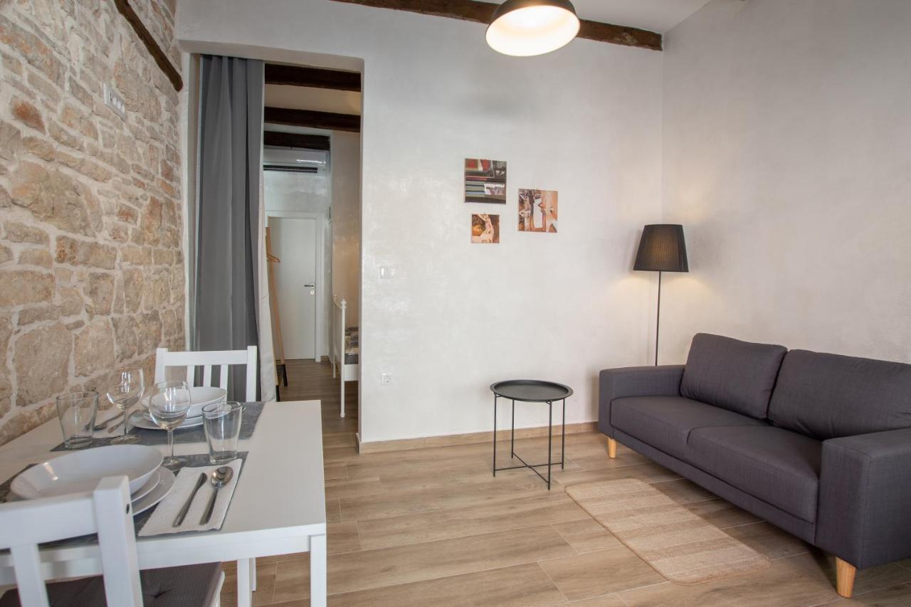 Apartments Nesatcium プーラ エクステリア 写真