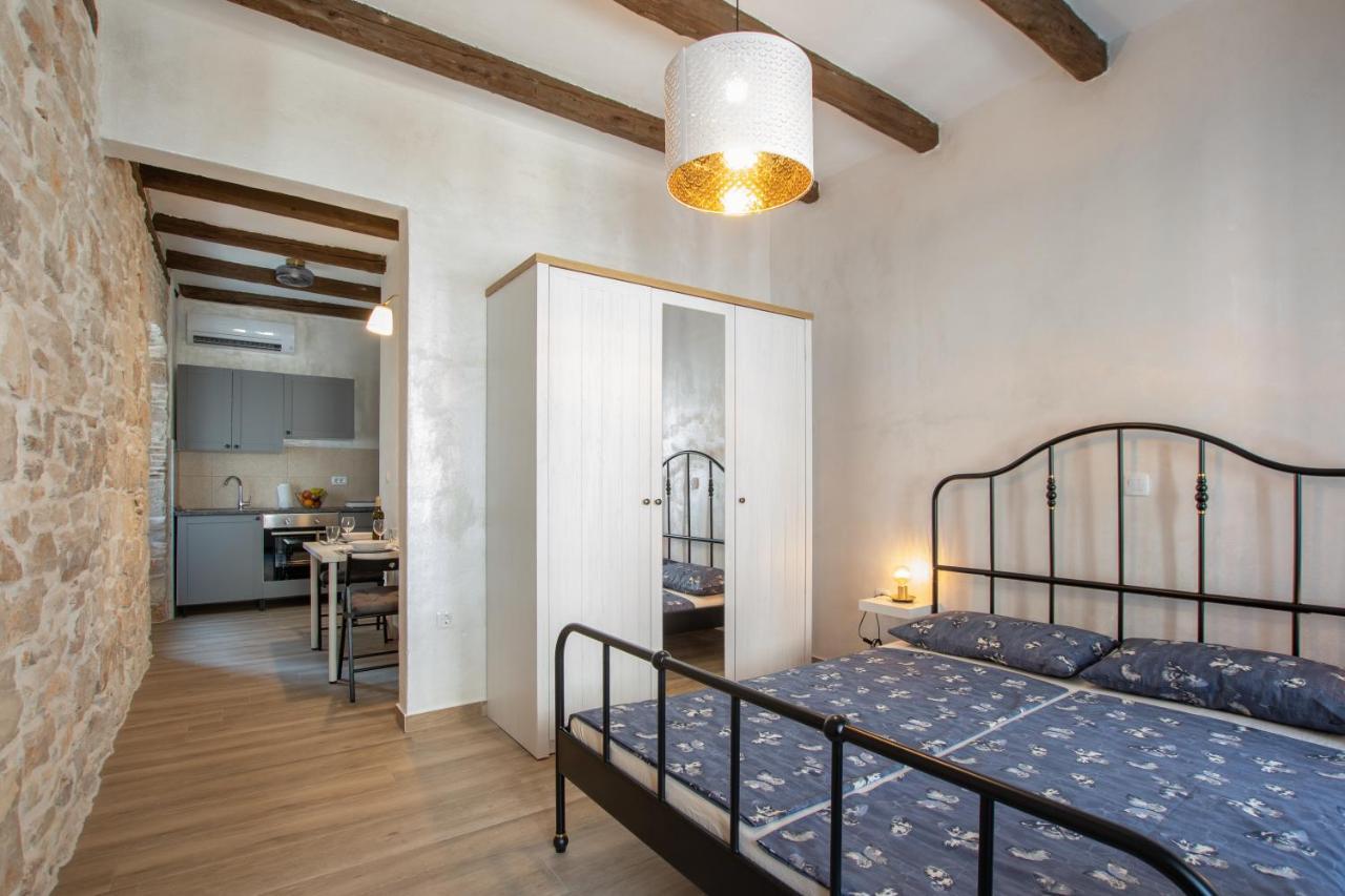 Apartments Nesatcium プーラ エクステリア 写真