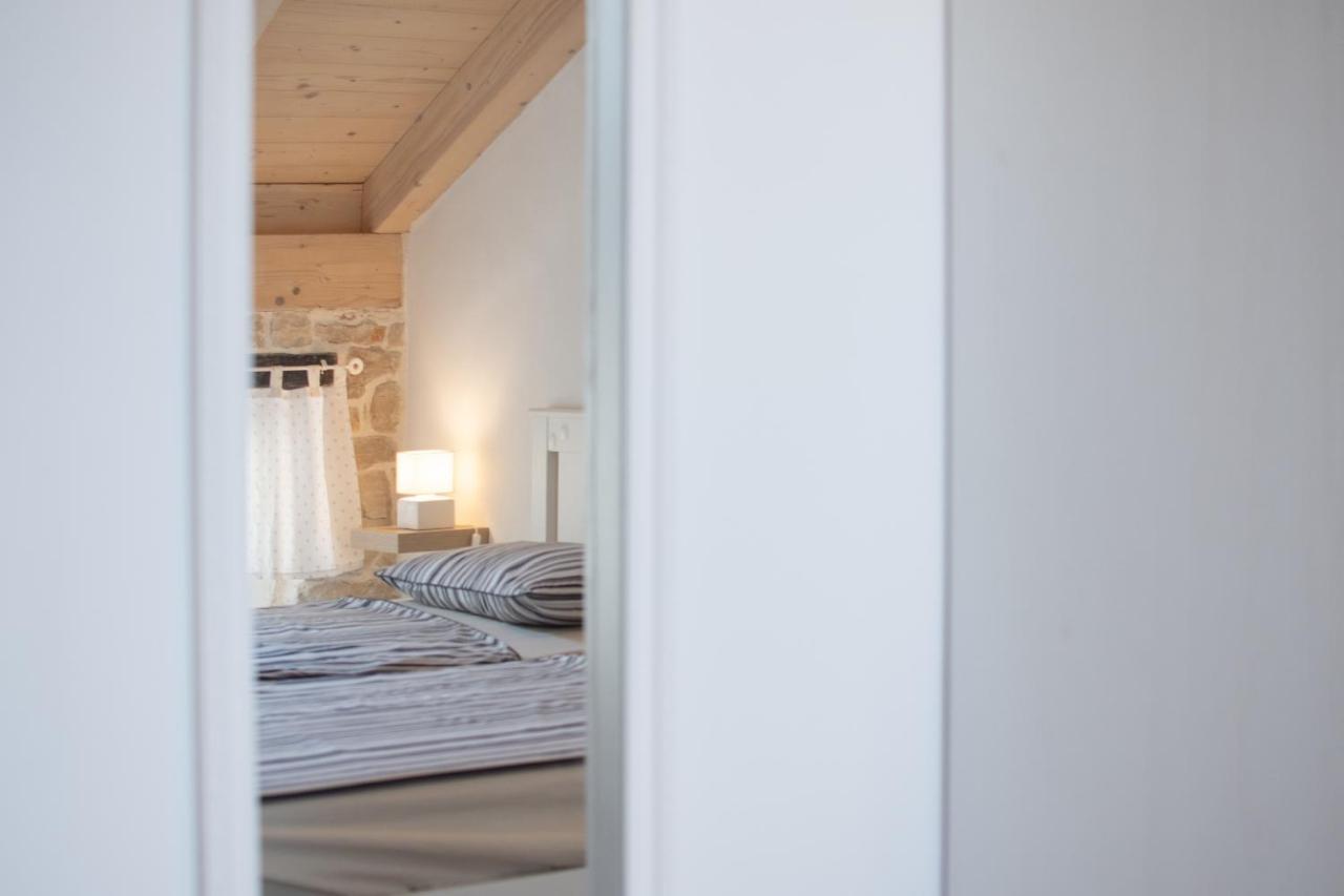 Apartments Nesatcium プーラ エクステリア 写真