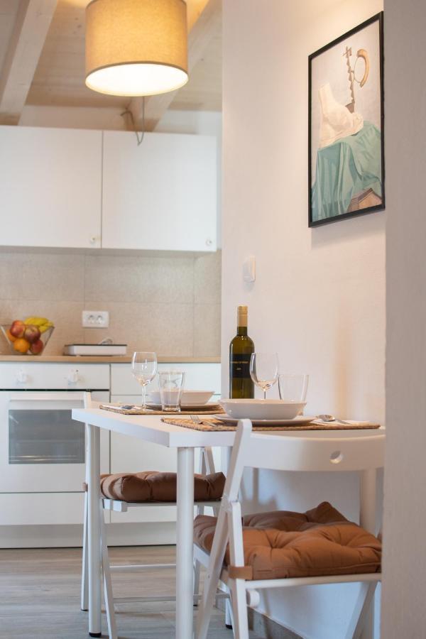 Apartments Nesatcium プーラ エクステリア 写真